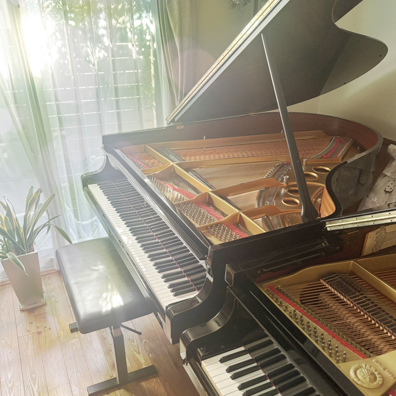グランドピアノ